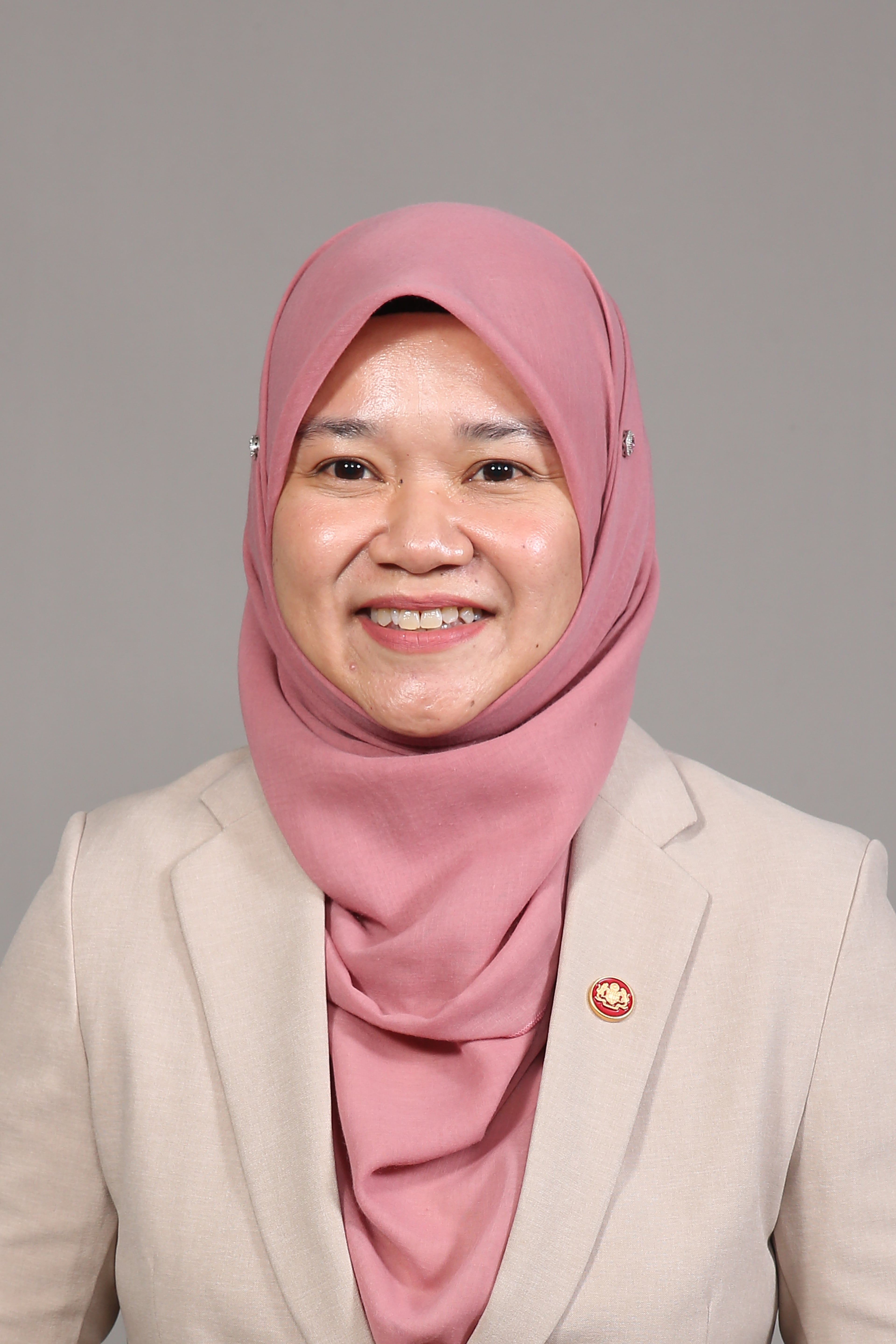 Photo - YB Puan Fadhlina Binti Sidek - Click to open the Member of Parliament profile